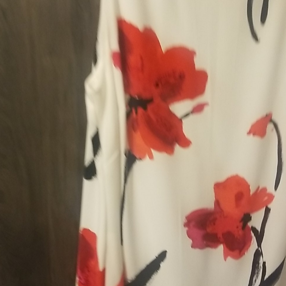 Sleeveless flowered dress
